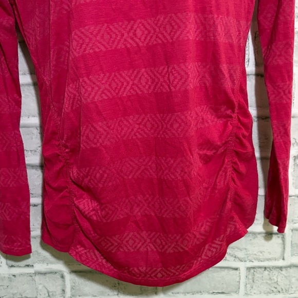 Lululemon Athletica Fuchsia Long Sleeve Blouse - Picture 5 of 8
